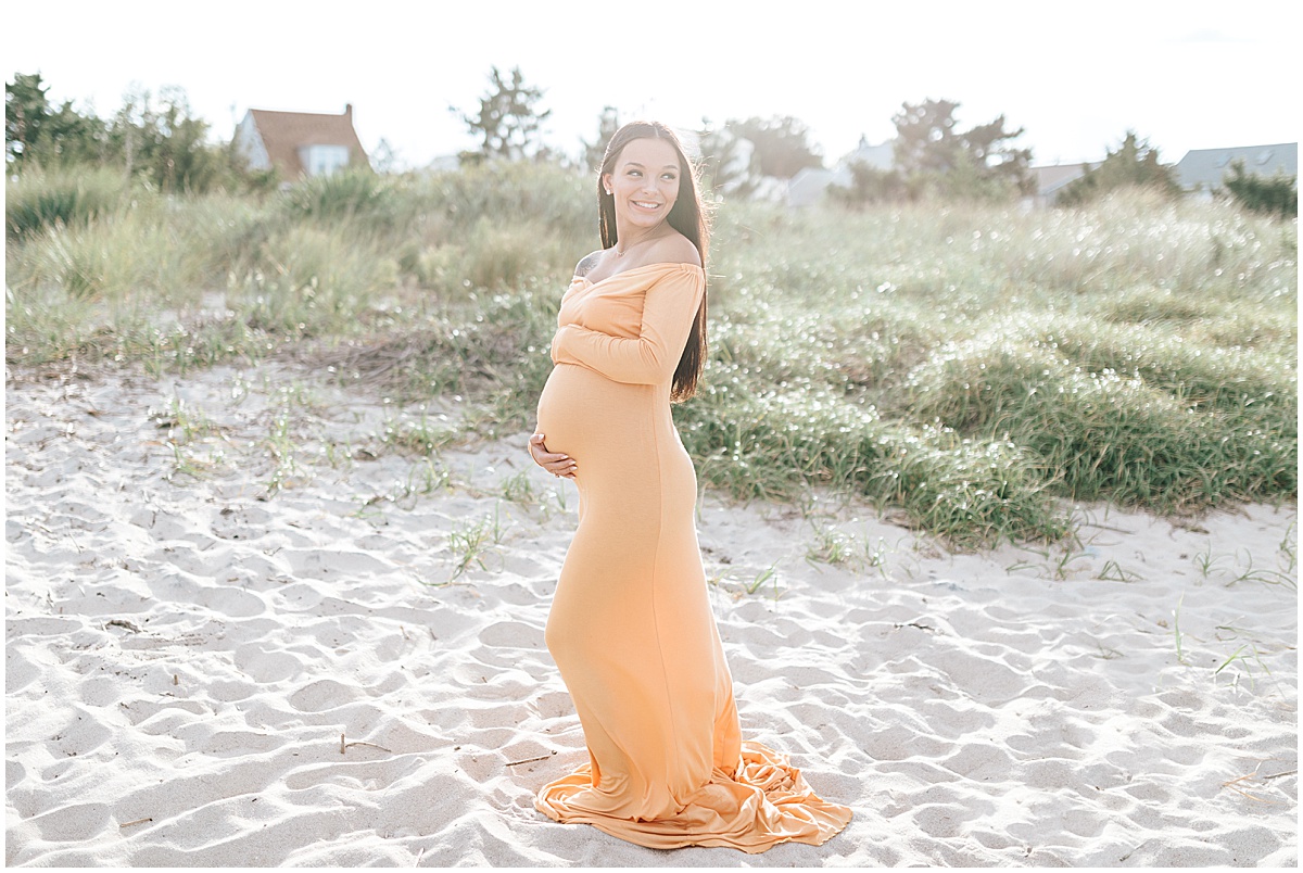 Seaside Maternity Portraits in Slaughter Beach Delaware