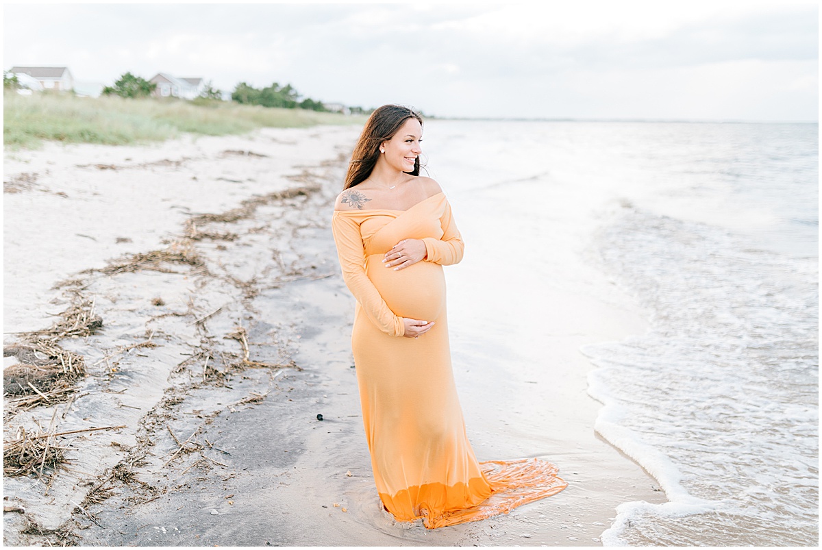 Seaside Maternity Portraits in Slaughter Beach Delaware