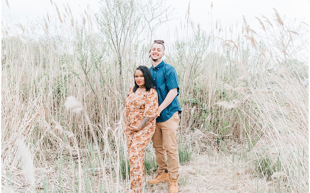 Beach Pregnancy Announcement Photoshoot | Woodland Beach Smyrna, Delaware