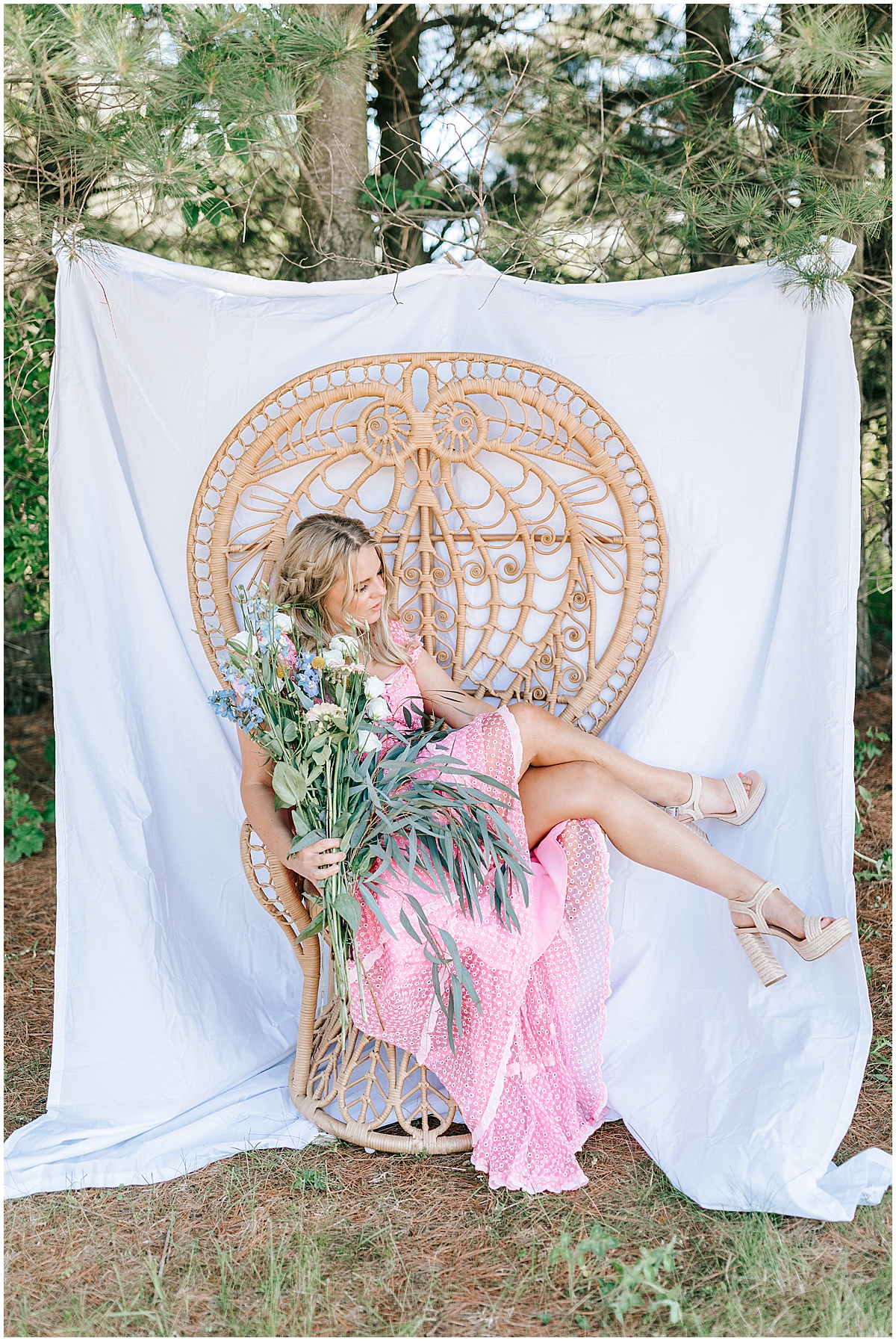 30th birthday portraits in Michigan outdoors to show off Nicole's Midwestern side! Boho photo aesthetic. Portraits by Liz Martinez Creations